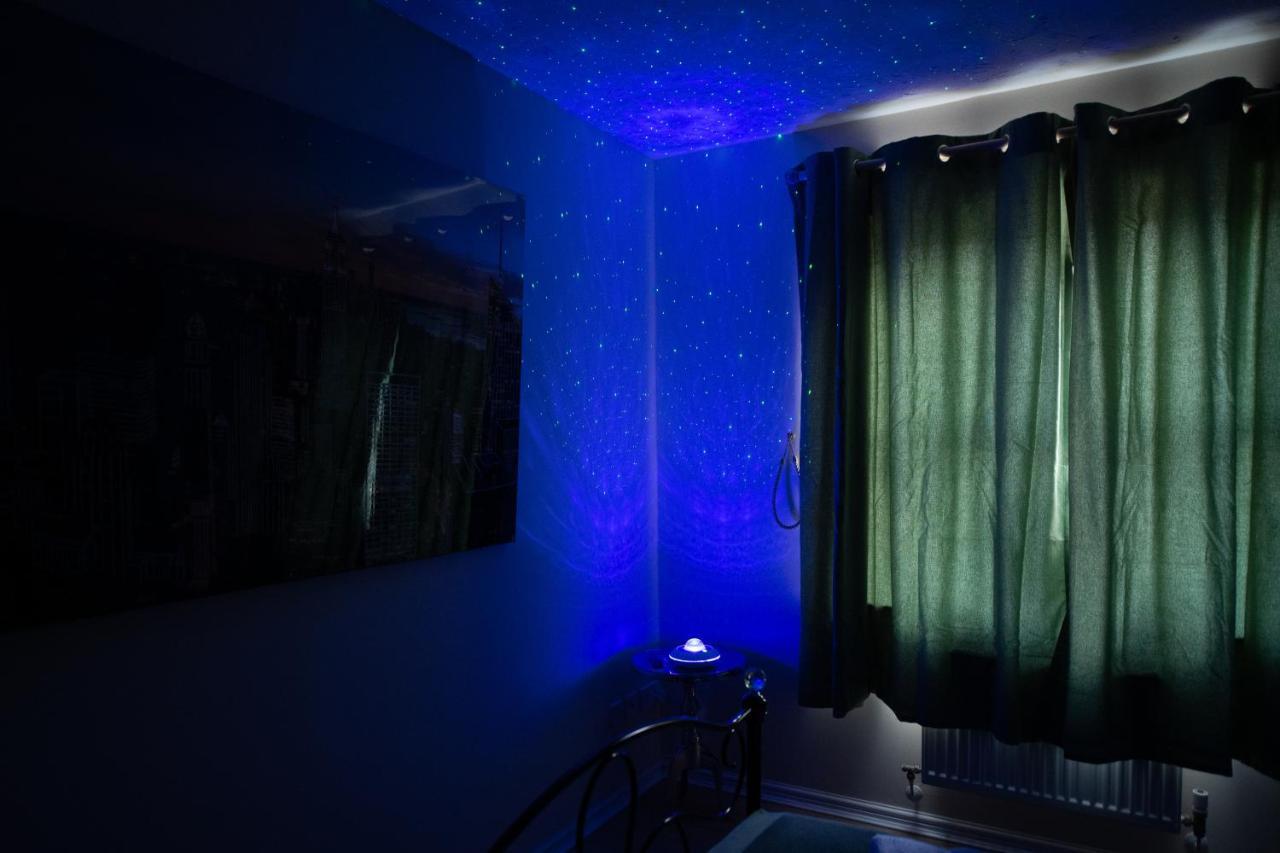 Escape The Matrix - 2 Bed Flat In City Centre With Free Parking Southampton Zewnętrze zdjęcie