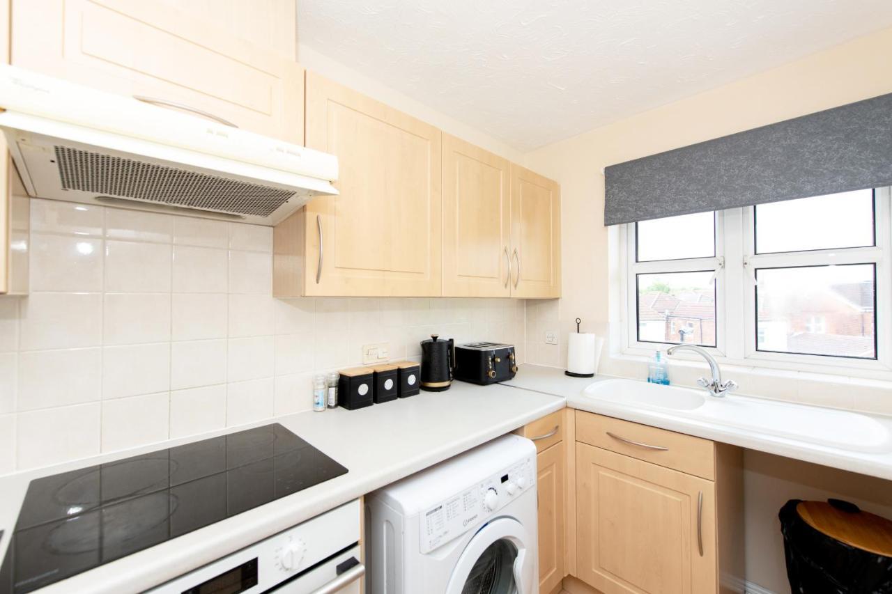 Escape The Matrix - 2 Bed Flat In City Centre With Free Parking Southampton Zewnętrze zdjęcie