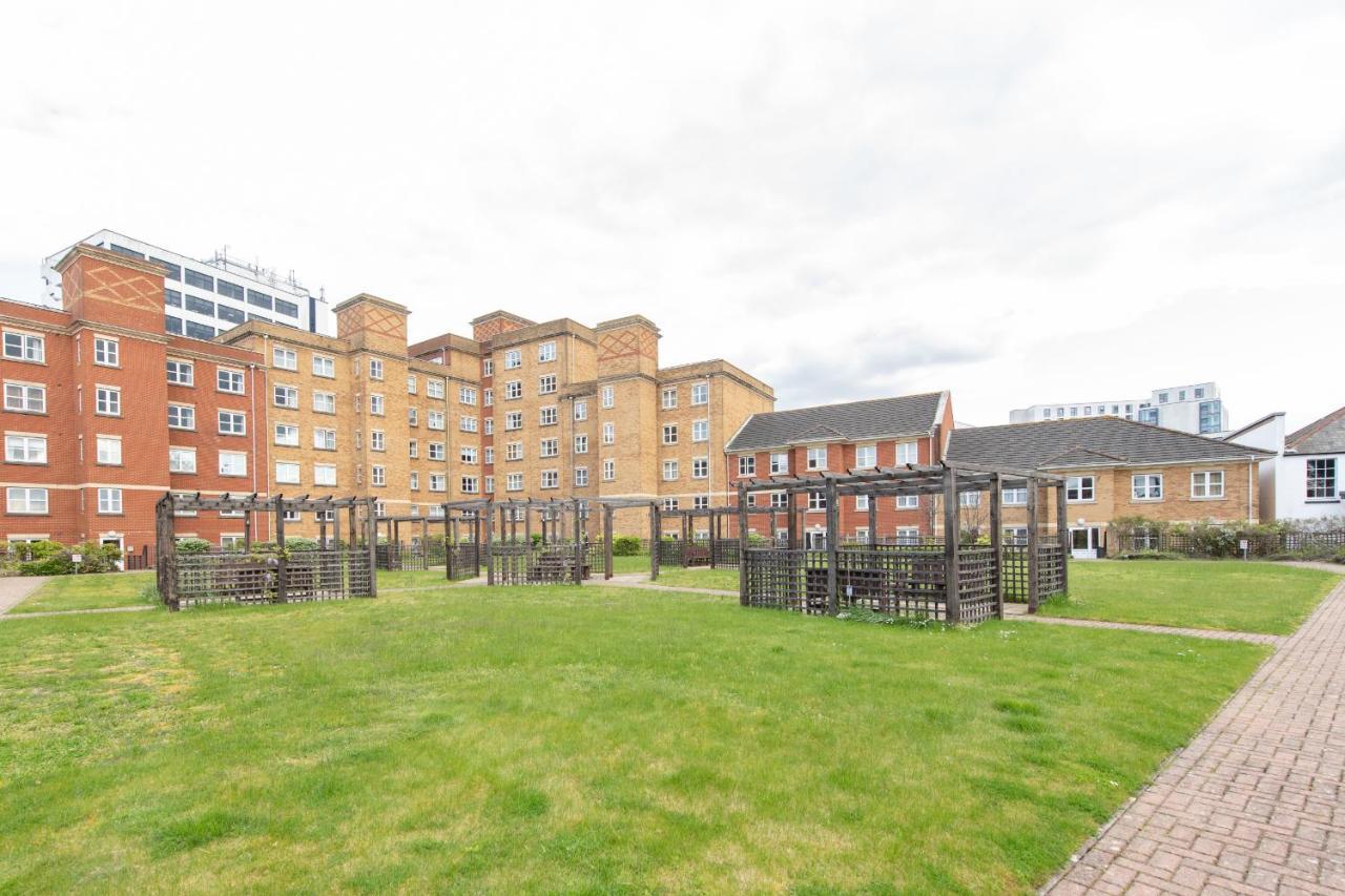 Escape The Matrix - 2 Bed Flat In City Centre With Free Parking Southampton Zewnętrze zdjęcie