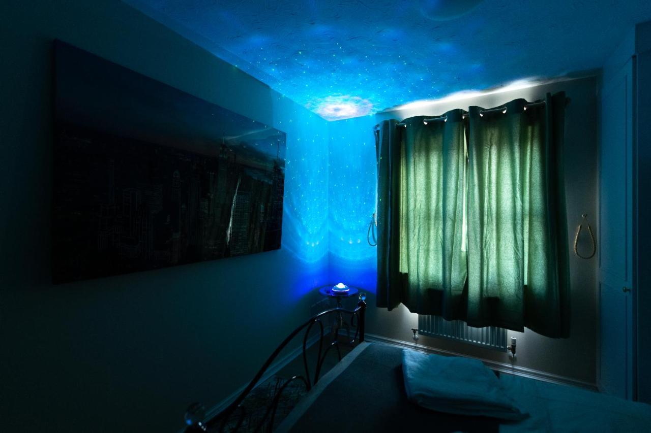 Escape The Matrix - 2 Bed Flat In City Centre With Free Parking Southampton Zewnętrze zdjęcie